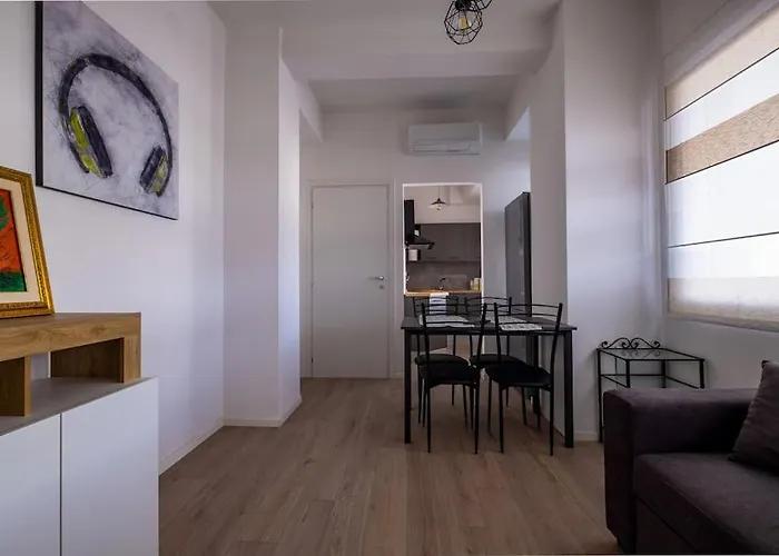 Διαμέρισμα Affittichiari A *